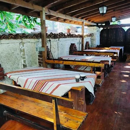 семеен свети георги Szálloda Kavarna