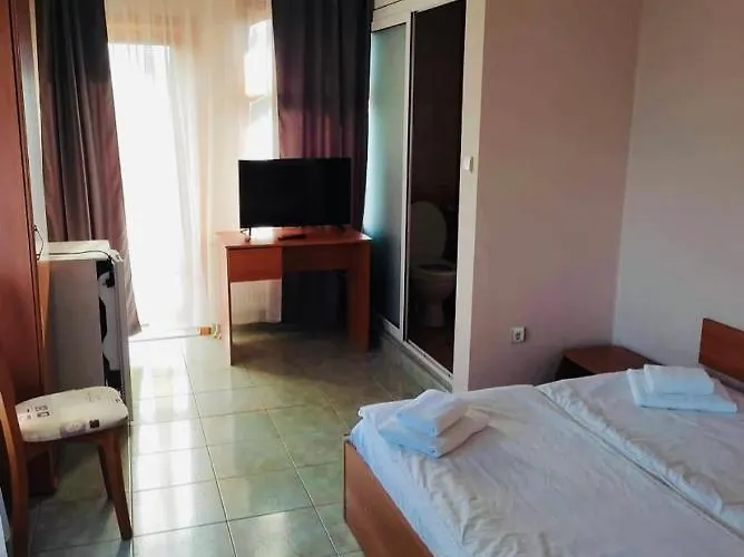 семеен свети георги Hotel Kavarna