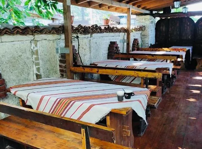 семеен свети георги Hotel Cavarna